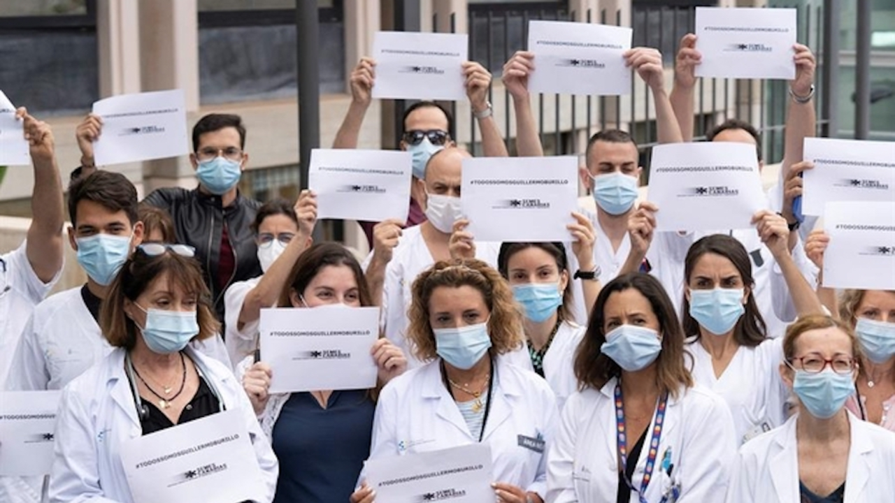 protesta personal huc contra cese jefe urgencias, Guillermo Burillo (foto de eldiario.es), 9 junio 2020