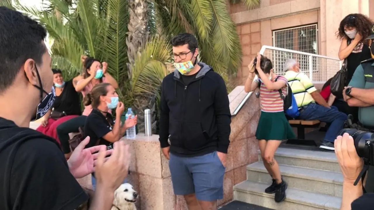 salida juzgados granadilla jovenes investigados gruas hotel la tejita, 30 junio 2020