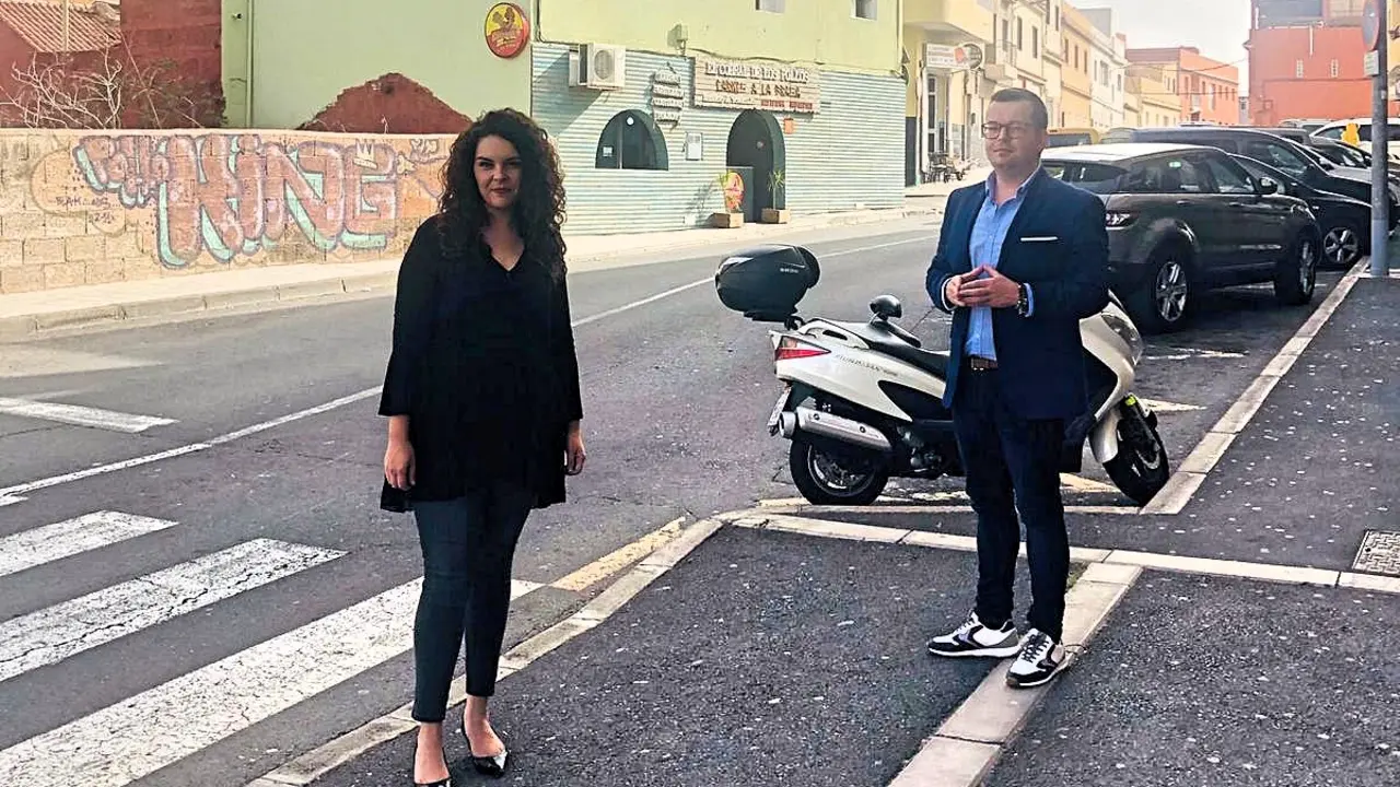 Los portavoces municipales de Ciudadanos y PSOE en la Calle Castro_Fotor