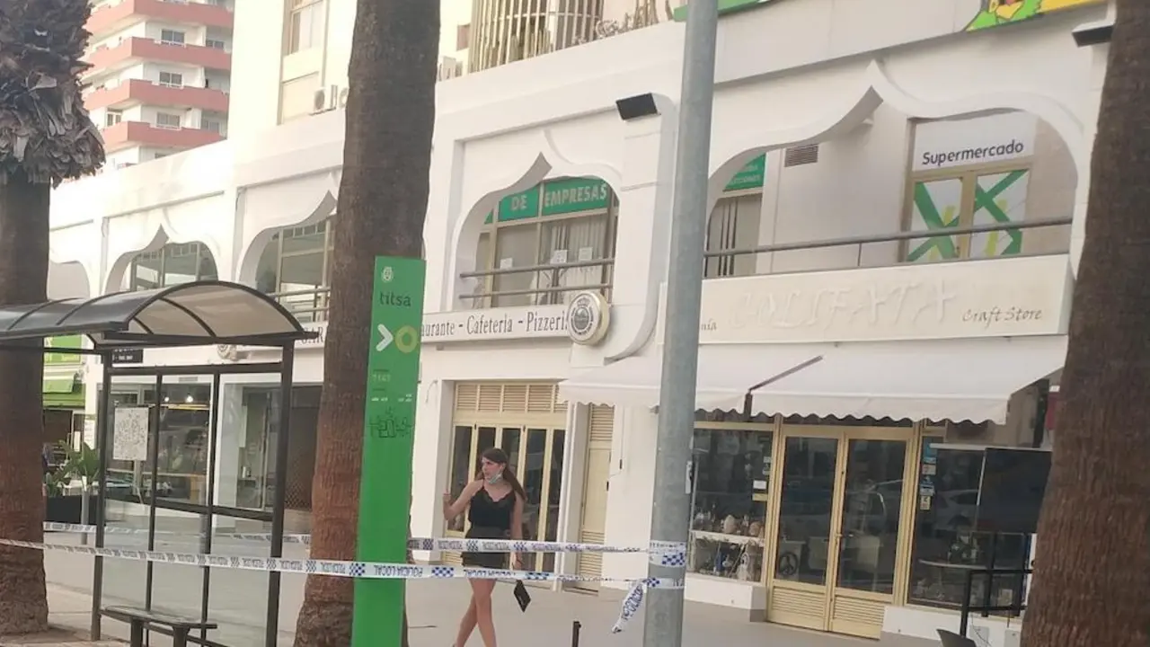 precintada parada de guagua en las americas, arona, por riesgo Covid-19