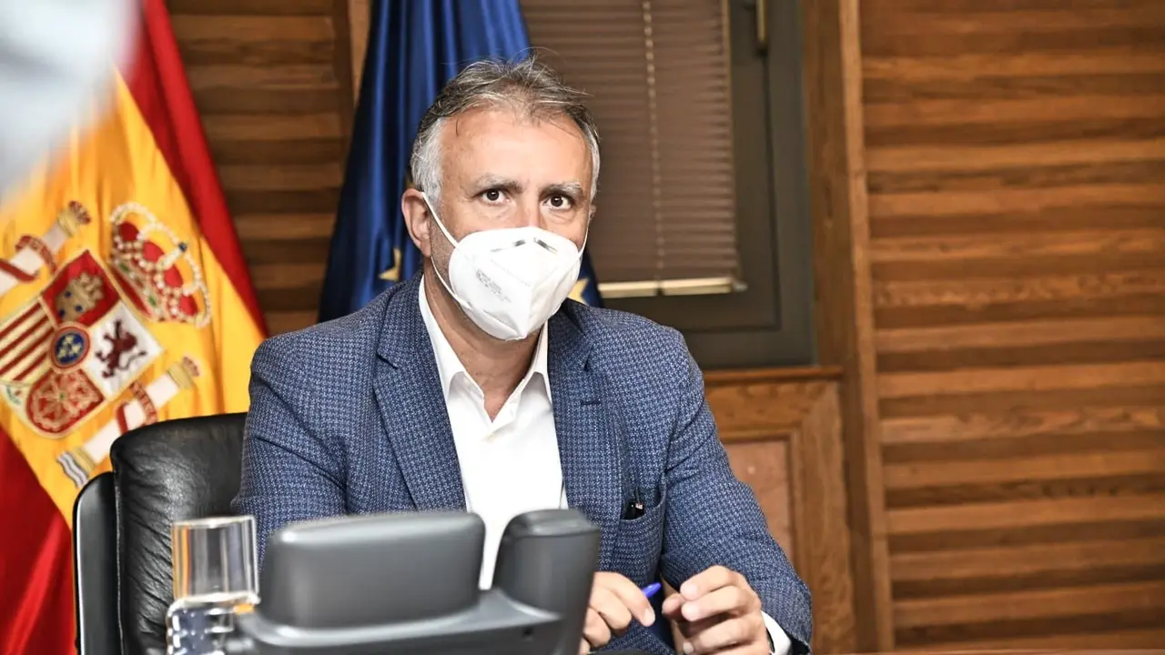 &Aacute;ngel V&iacute;ctor Torres, tuvo que lididar con la pandemia bajo la  Presidente Gobierno Canarias _Fotor