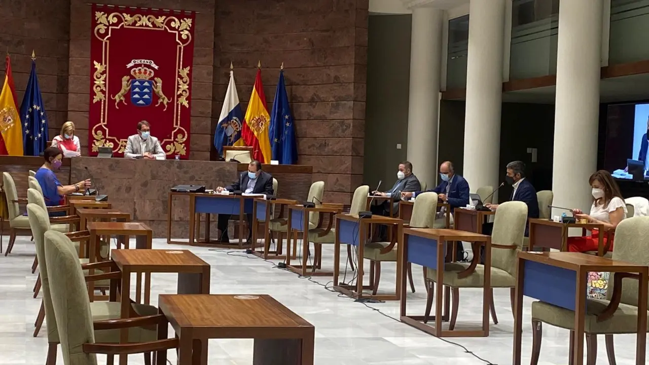 Trujillo, hoy, durante la Comisi&oacute;n de Sanidad_Fotor