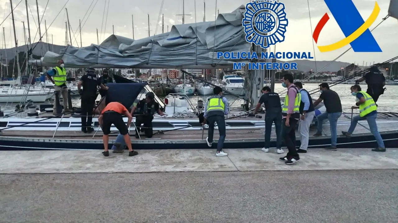 velero drogas polic&iacute;a Foto 4_Fotor
