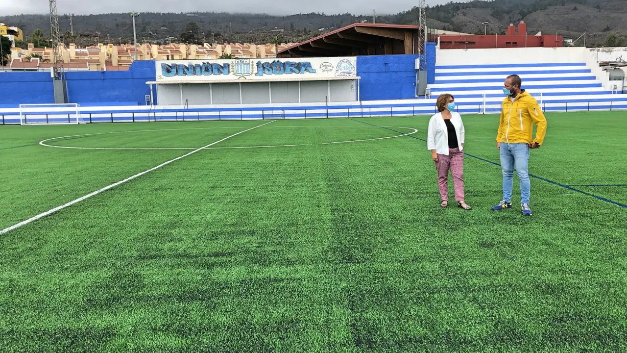 Cesped campo f&uacute;tbol gu&iacute;a isora Josefa y Pa&uacute;l Santos_Fotor