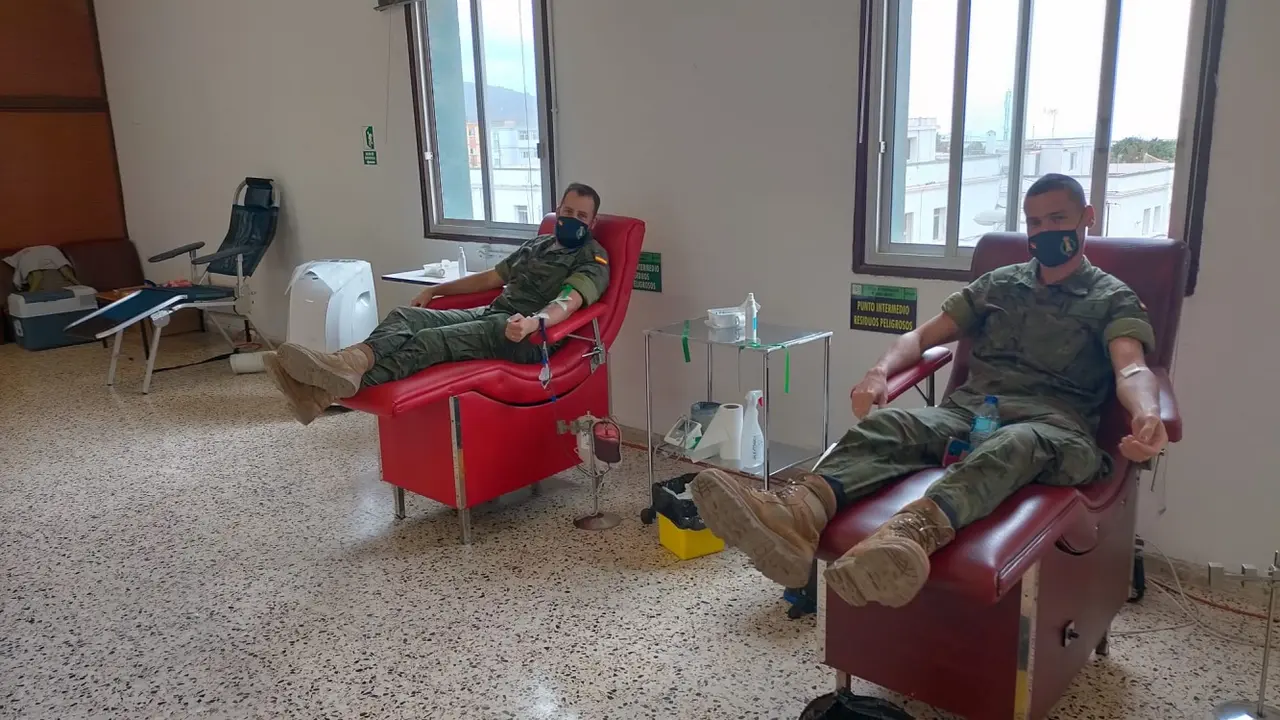 Donantes sangre militares_Fotor