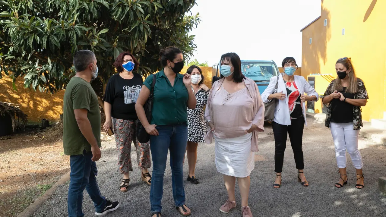 La consejra Franquet durante la visita al centro El Nogal_Fotor