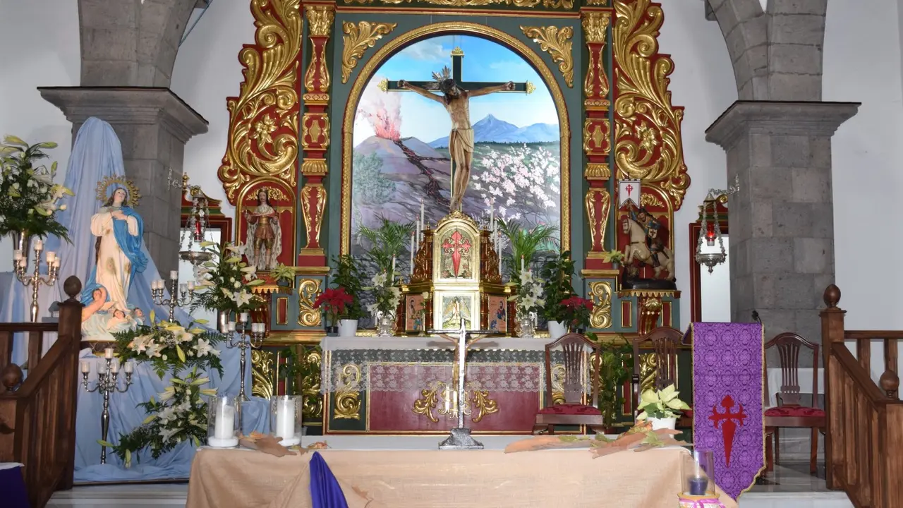 Imagen del mural que preside el retablo de la parroquia_Fotor