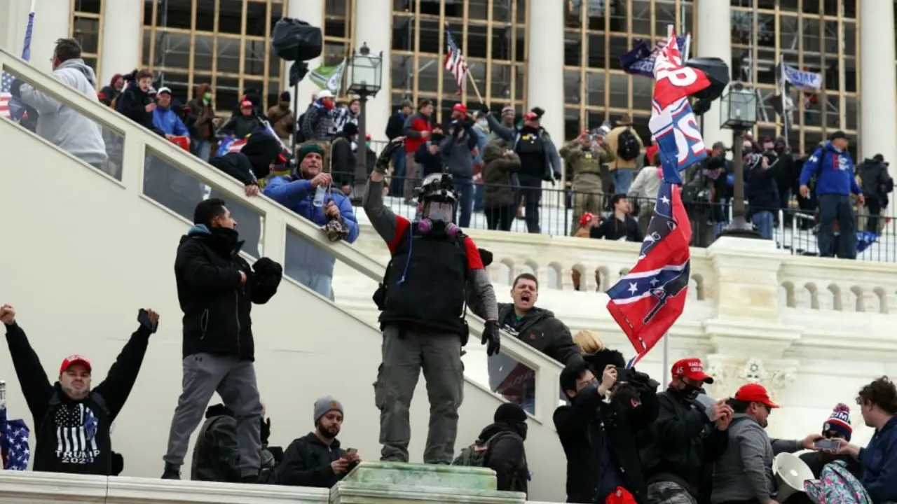 WASHINGTON, DC - JANUARY 06: Protesters gather outside the U.S. Capitol Building on January 06, 2021 in Washington, DC. Pro-Trump protesters entered the U.S. Capitol building after mass demonstrations in the nation's capital during a joint session Congress to ratify President-elect Joe Biden's 306-232 Electoral College win over President Donald Trump.  (Photo by Tasos Katopodis/Getty Images)