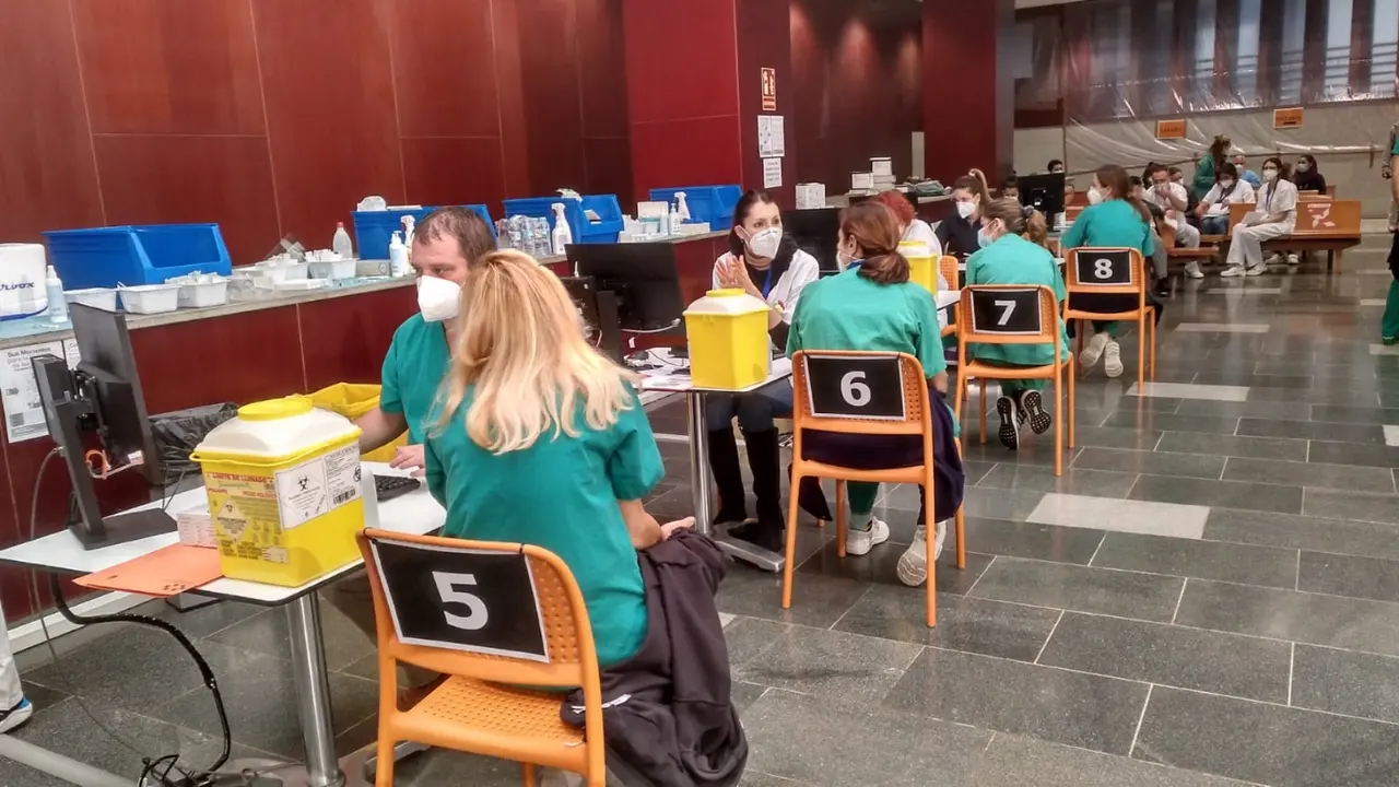Vacunaci&oacute;n de profesionales sanitarios del Hospital Ntra_Fotor