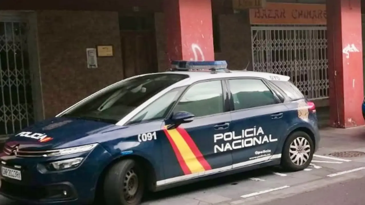 Polic&iacute;a nacional Laguna b8f5e5e4_Fotor