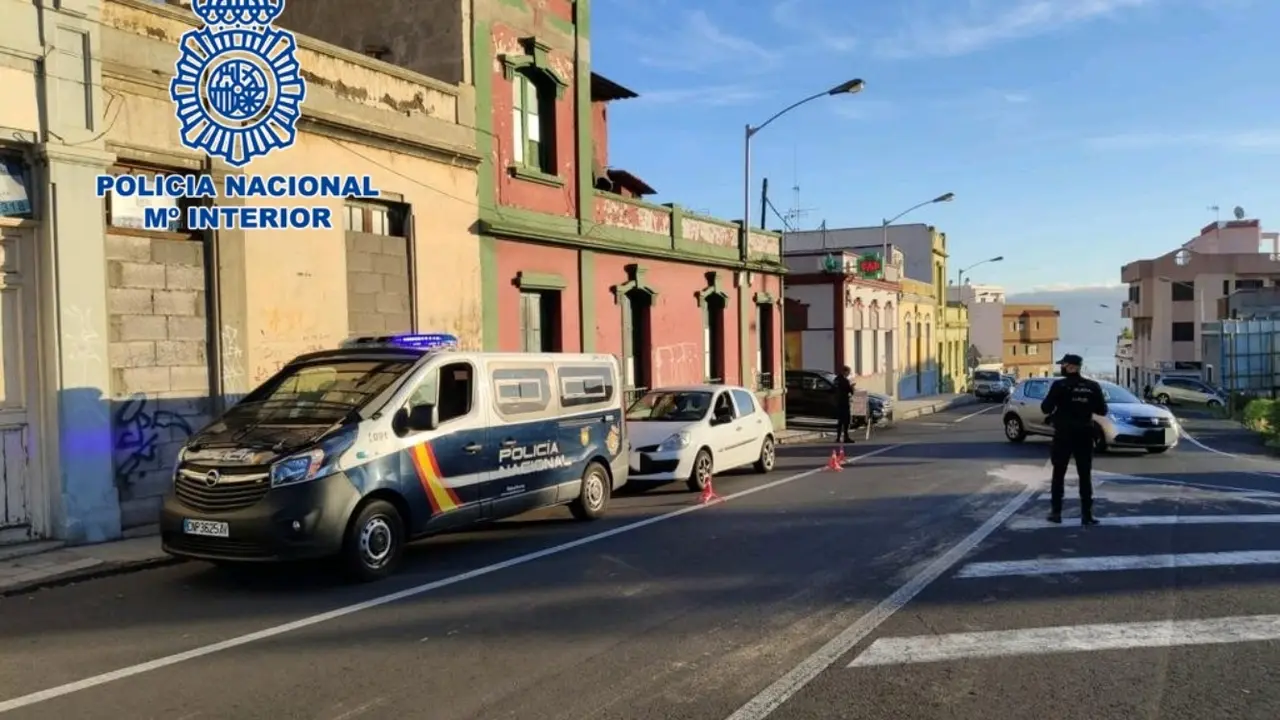 Polic&iacute;a Nacional Gladiolos_Fotor