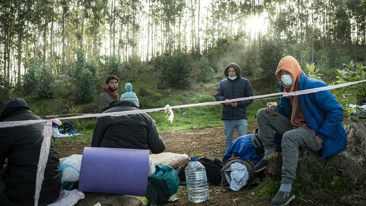 Campamento Las Ra&iacute;ces-Migrantes 00_Fotor