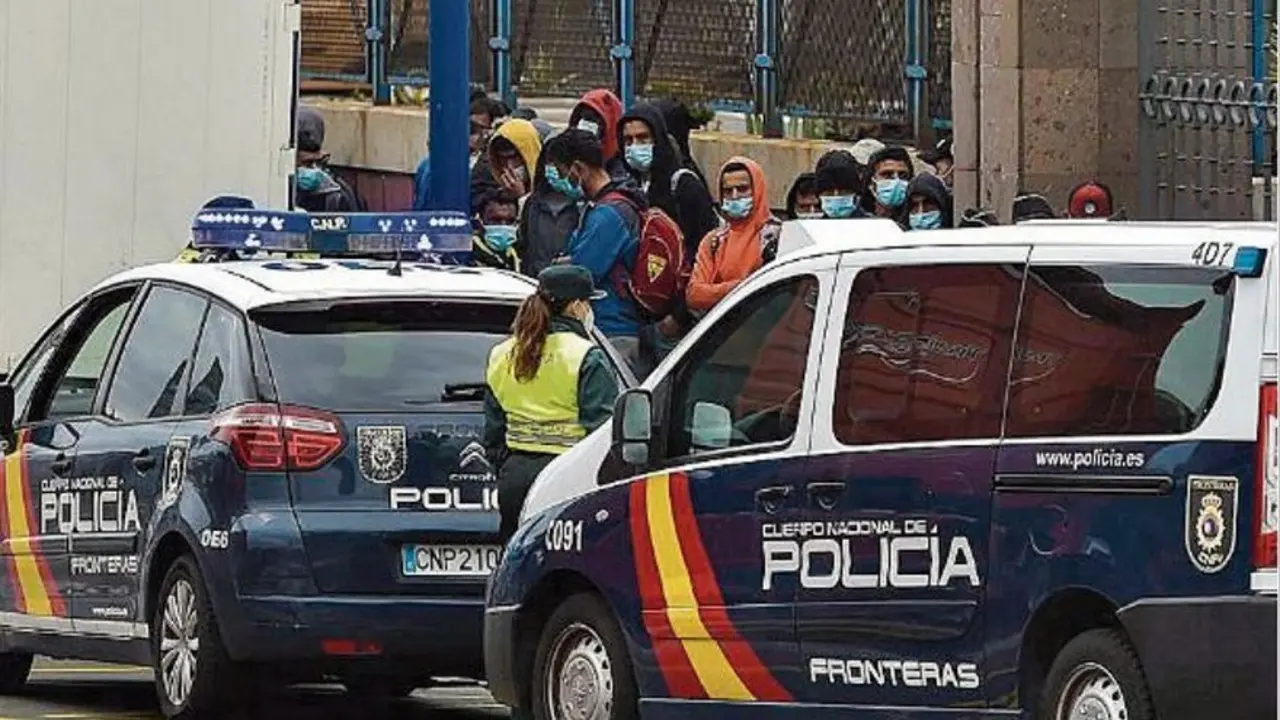 Migrantes polizones _0_Fotor