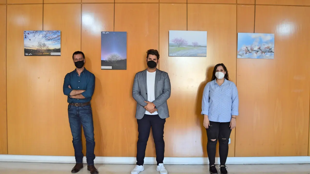 El concejal y miembros del jurado_Fotor