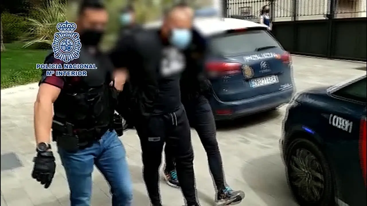 Detenido polic&iacute;a nacional 636_video_1617105731_Fotor