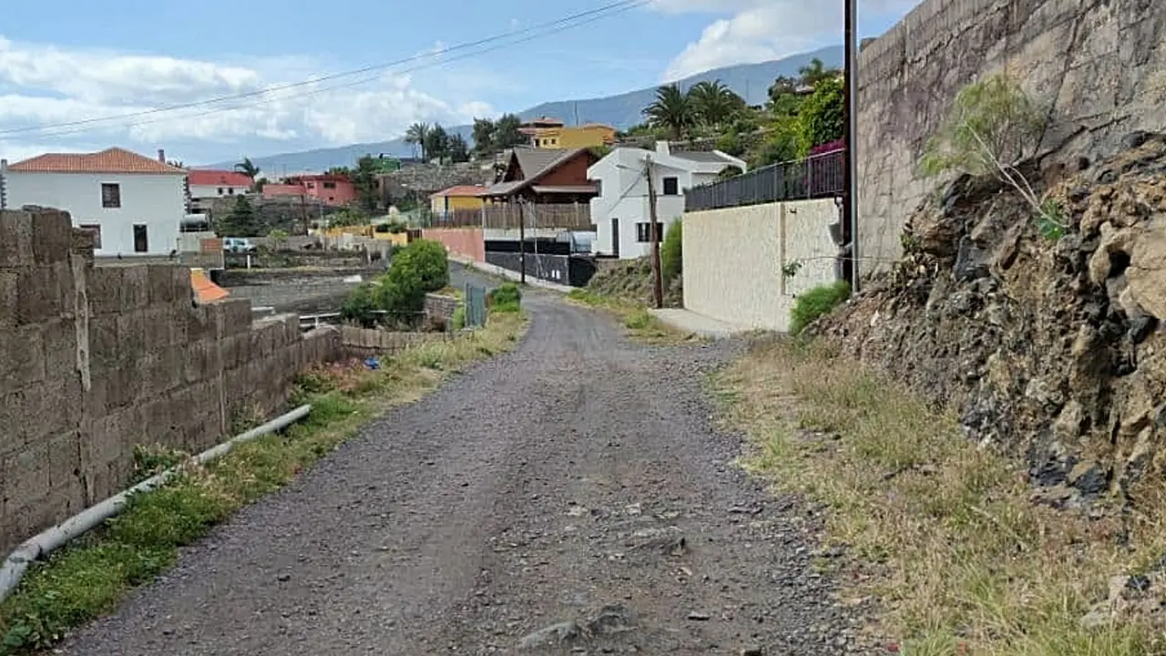 calle Salto del Pastor, en Araya 2021_Fotor