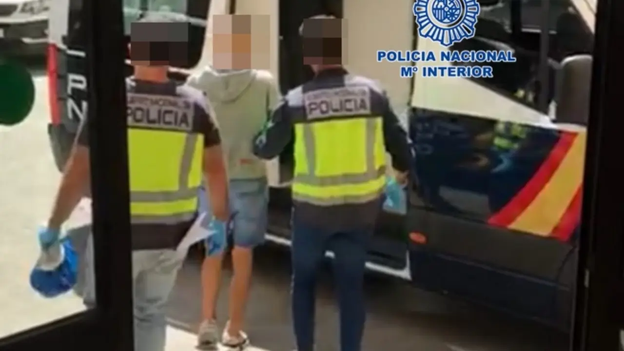 Polic&iacute;a detenido_Fotor