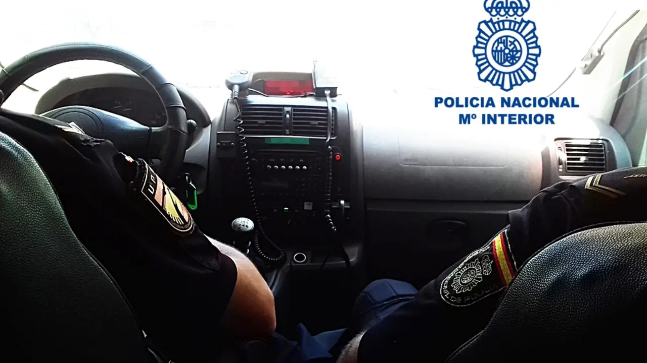 Polic&iacute;a Nacional 520_Fotor