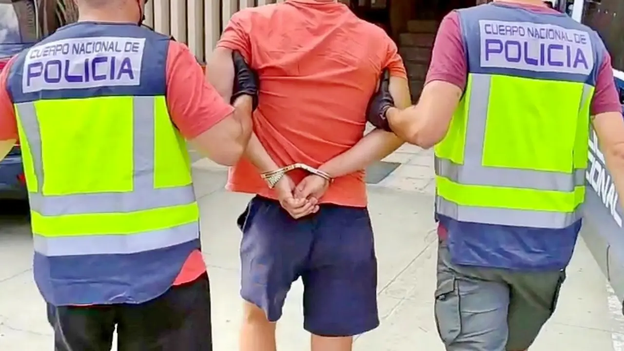 Detenido Polic&iacute;a Nacional _Fotor