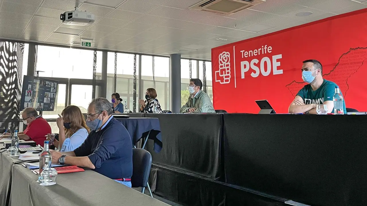 Foto Comit&eacute; PSOE Tenerife 2_Fotor