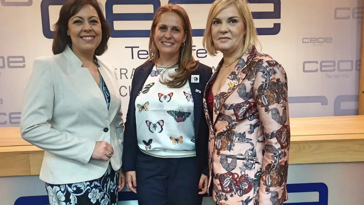 Victoria L&oacute;pez, Presidenta del Grupo Fedola, Sonia Garc&iacute;a, Presidenta de BPW Canarias y Silvia Vigat&agrave;, Presidenta de BPW Spain_Fotor