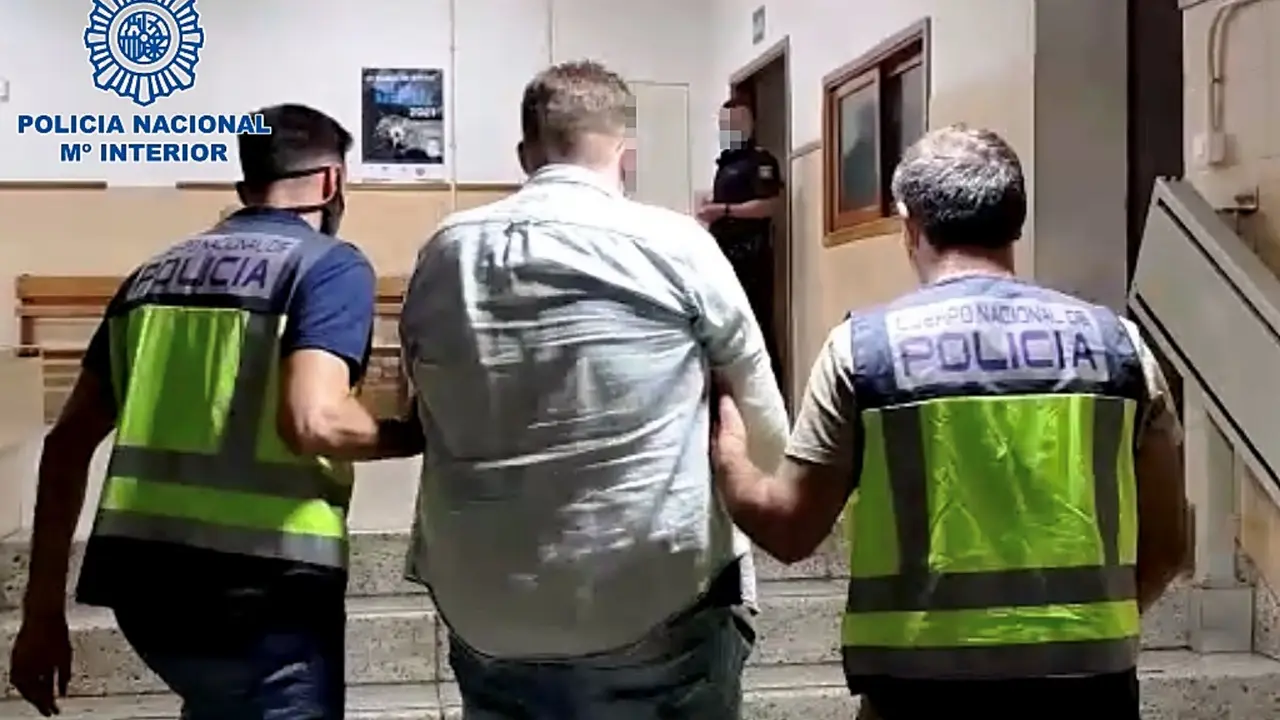 Polic&iacute;a detenido p&ograve;laco 941_Fotor
