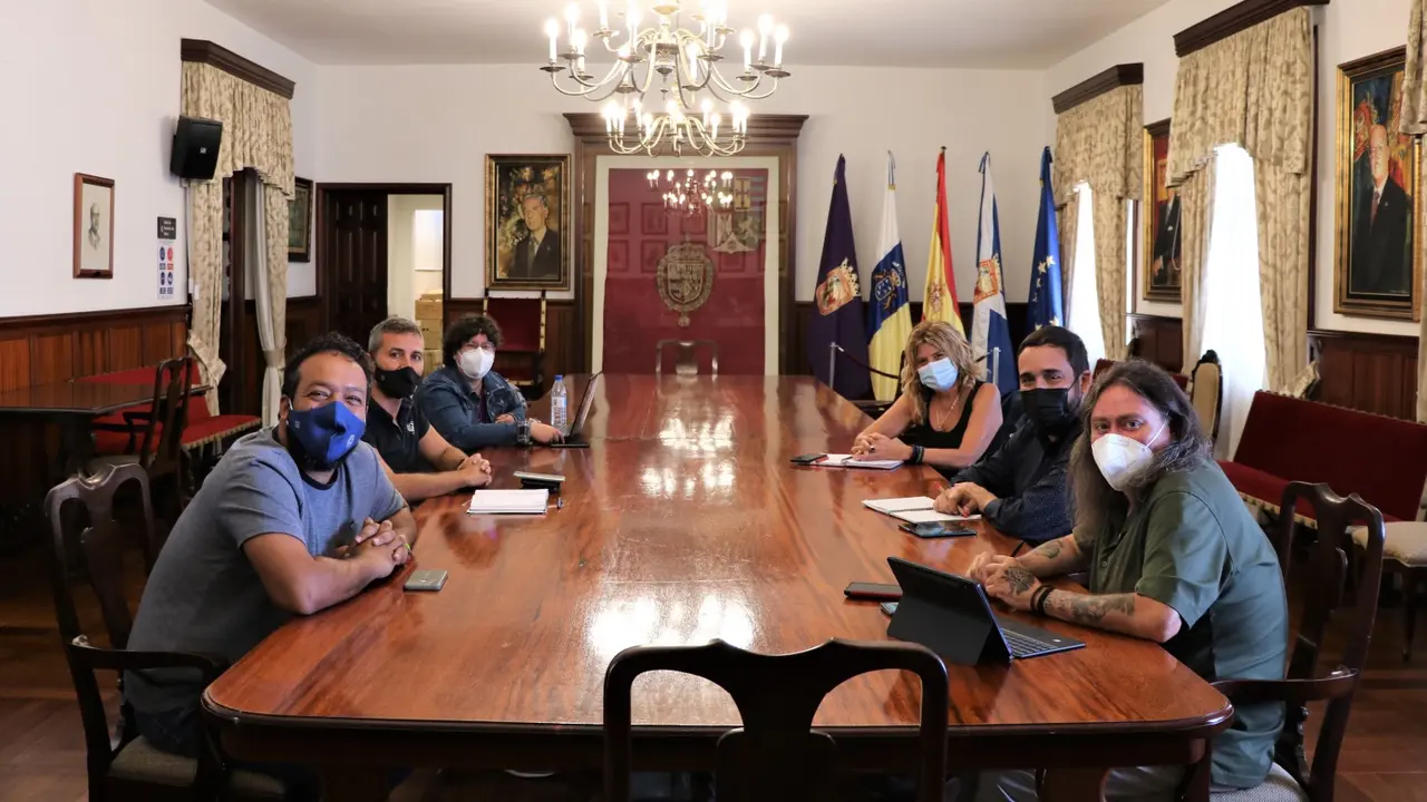 Reuni&oacute;n entre S&iacute; Podemos Canarias y Unidas se puede_Fotor