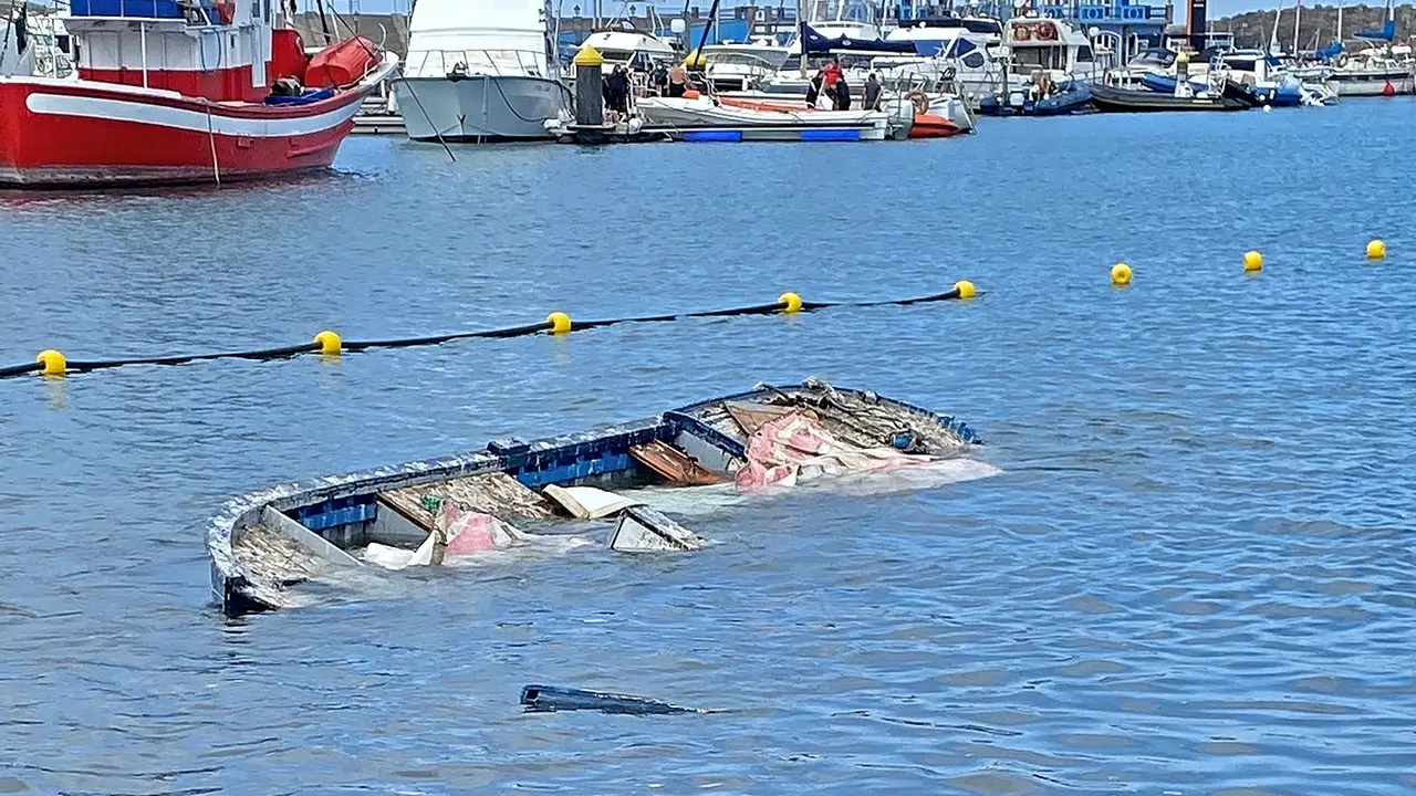 Embarcaci&oacute;n semisumergida Galletas 5_Fotor