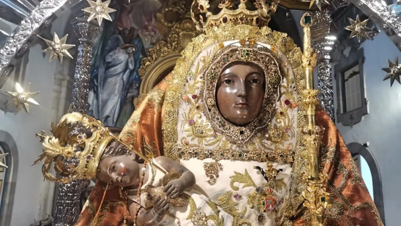 Virgen de Candelaria foto Mois&eacute;s P&eacute;rez _Fotor
