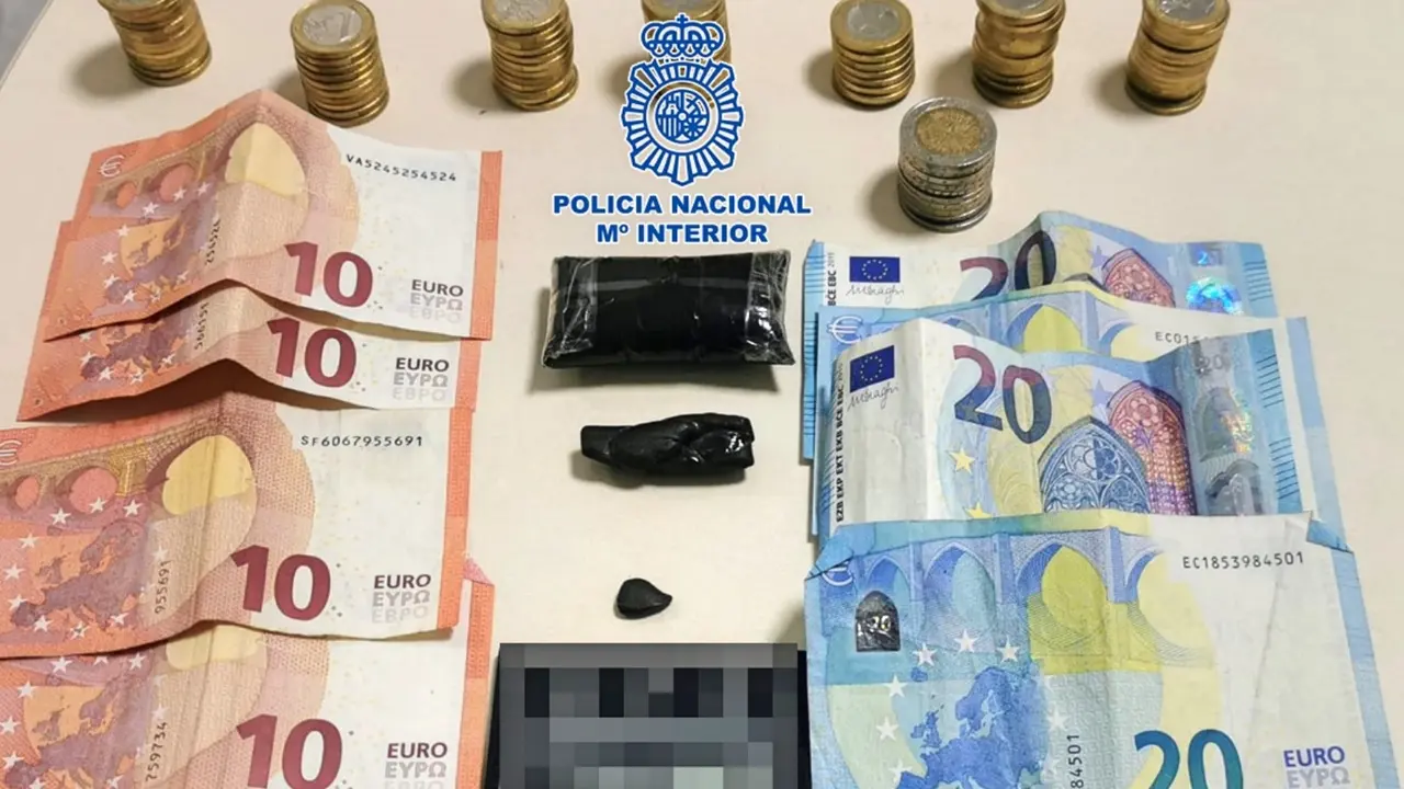 Polic&iacute;a Nacional Drogas 0006