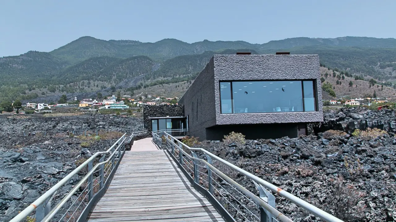 Centro-de-Interpretaci&oacute;n-de-las-Cavidades-Volc&aacute;nicas-&ldquo;Ca&ntilde;os-de-Fuego&rdquo;Las-Manchas-Isla-de-La-Palma-julio-2020-116(1)