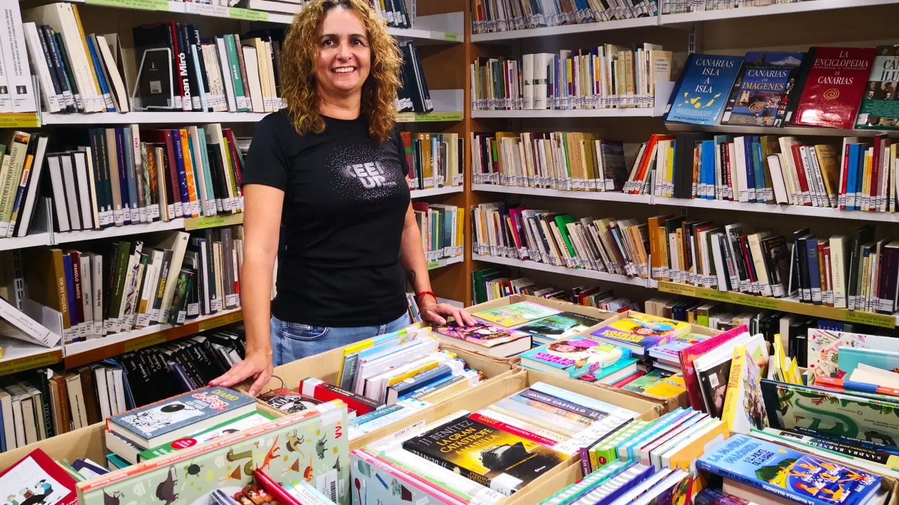 San miguel Pilar M&eacute;ndez concejala educaci&oacute;n BIBLIOTECA ADQUISICI&Oacute;N