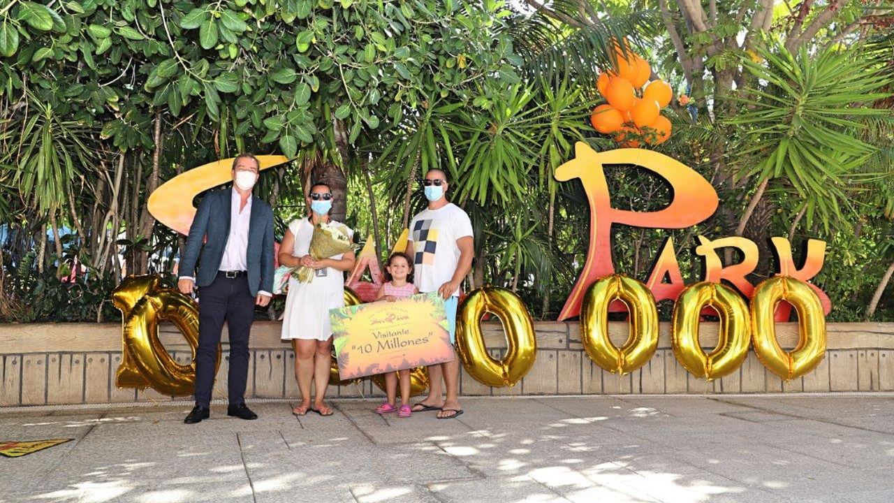 Siam Park recibe al visitante n&uacute;mero 10 millones (01)(1)