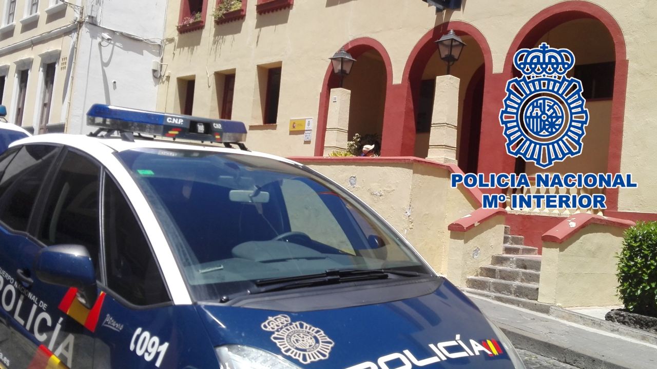 Polic&iacute;a Nacional La Palma 1 PN(1)