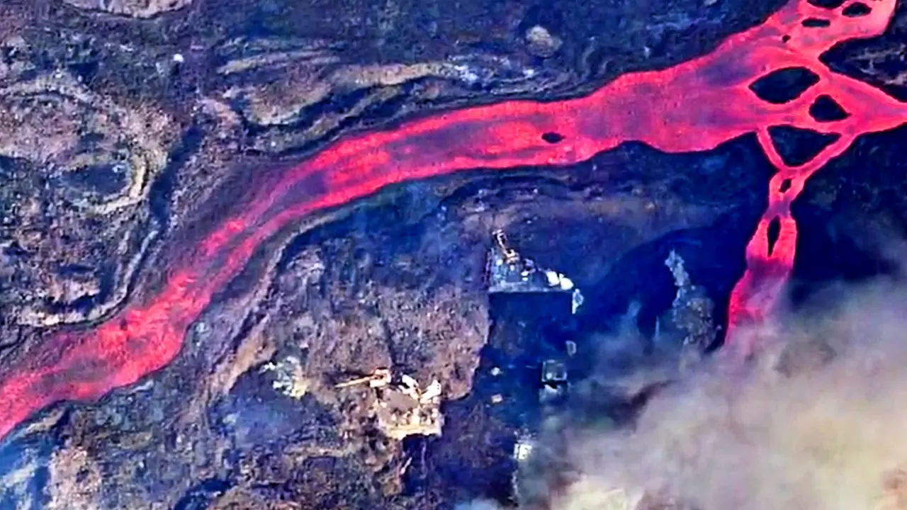 Volc&aacute;n La Palma colada 2021-10-16 a las 20