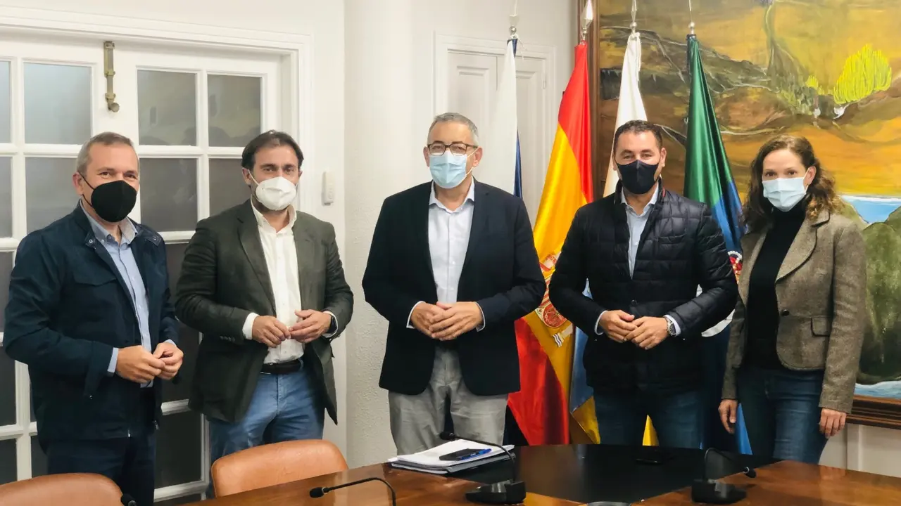 Visita consejeros Partido Popular al Ayuntamiento de Arico(1)