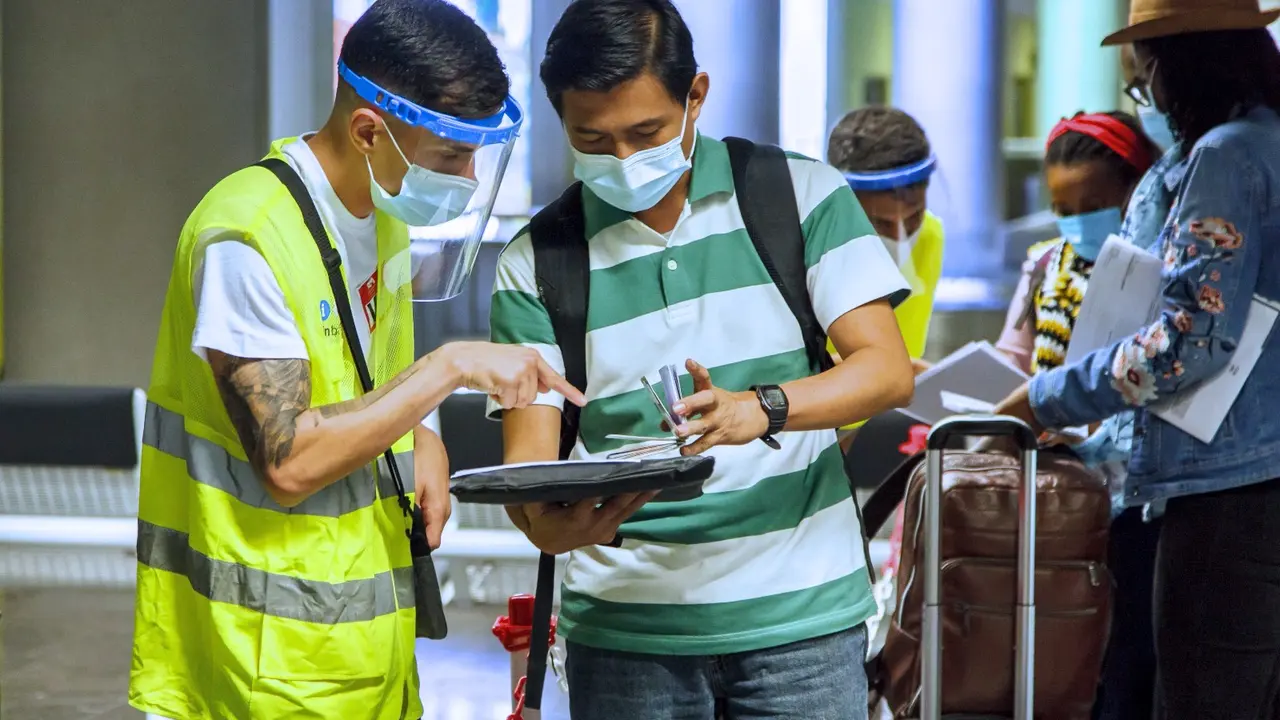 Cribado de pasajeros en un aeropuerto de Canarias