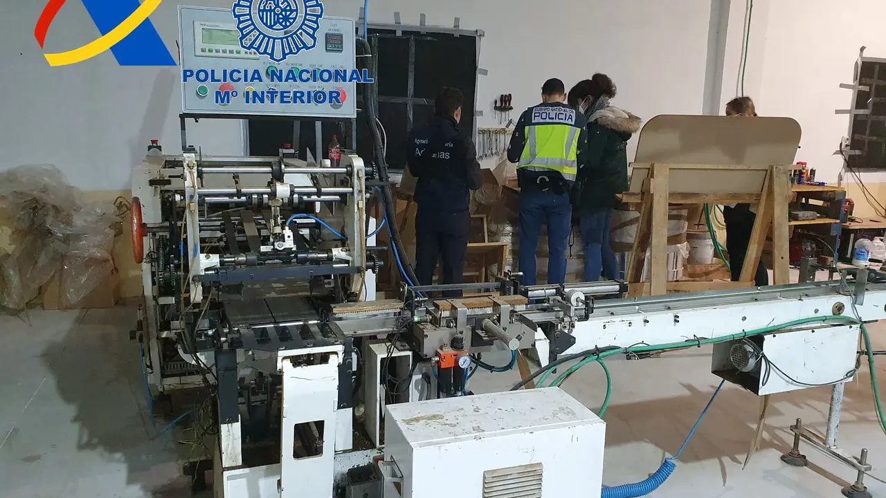 Fabrica tabaco marihuana polic&iacute;a Foto 1-62(1)