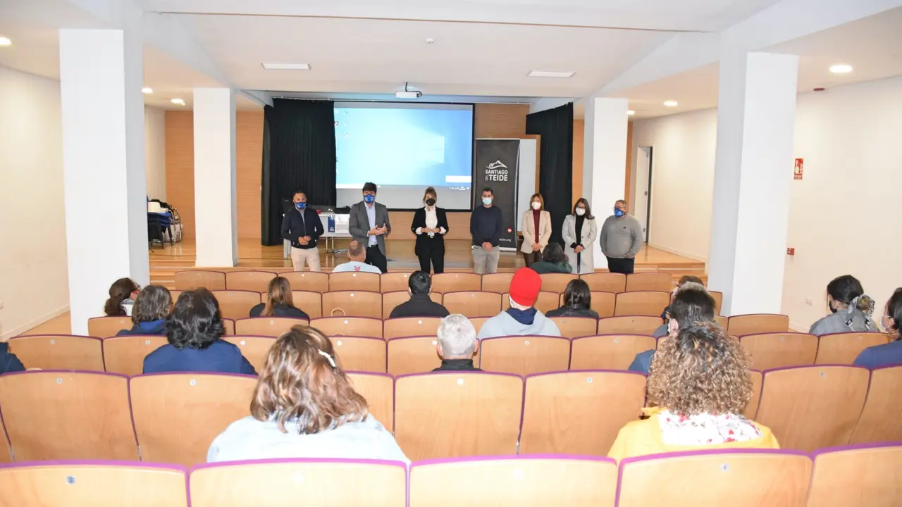 Foto de la presentaci&oacute;n del proyecto2_Fotor
