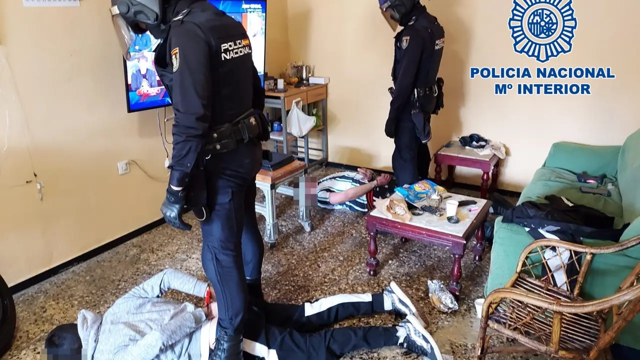 Detenidos drogas laguna polic&iacute;a nacional WA0004_Fotor