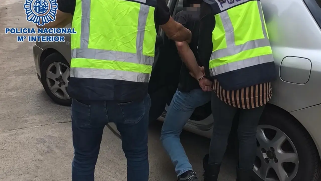 Polic&iacute;a nacional detenci&oacute;n ladr&oacute;n