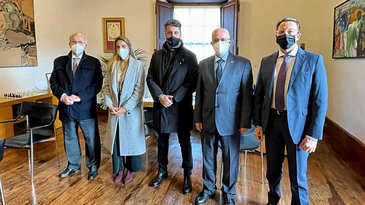 Reuni&oacute;n con el alcalde de La Laguna(1)