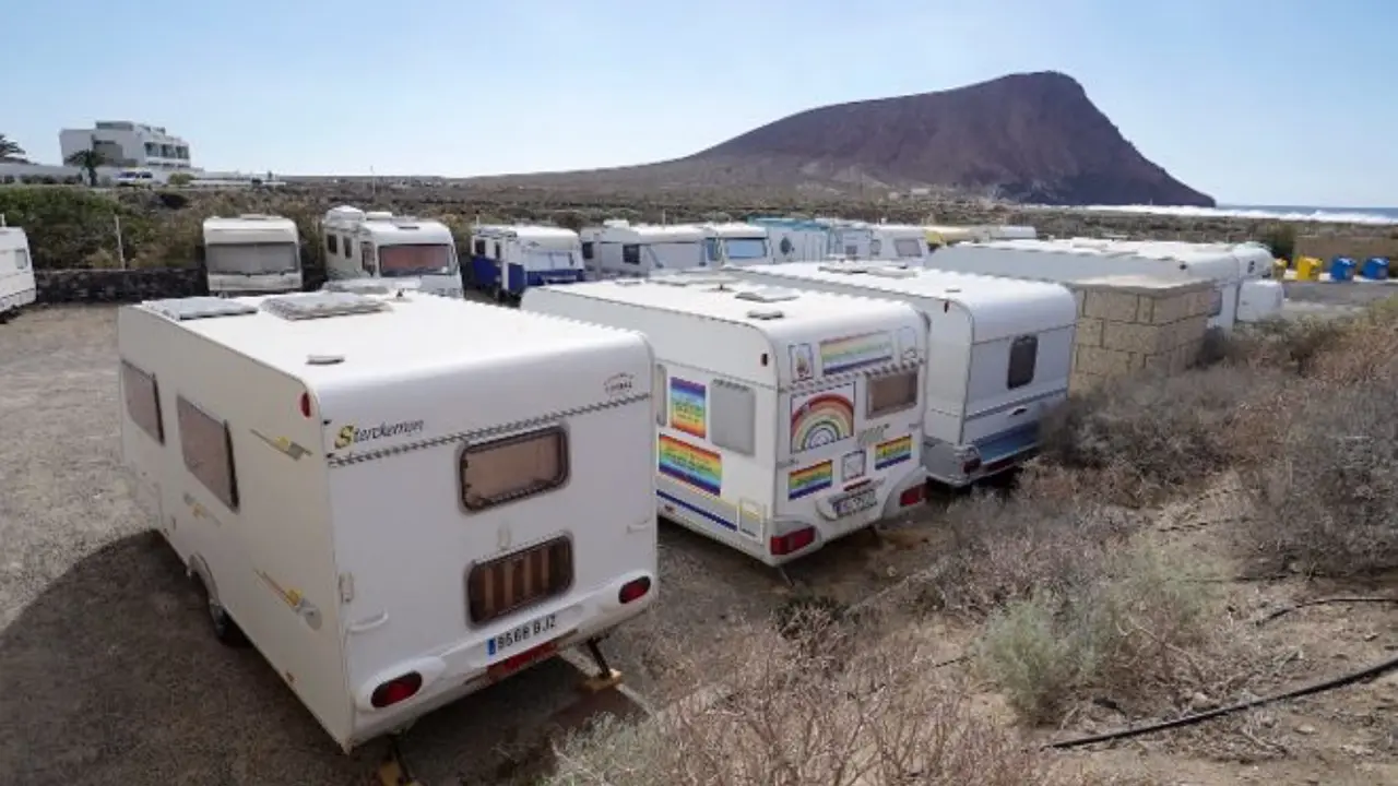 Camping-de-Monta&ntilde;a-Roja-foto-3(1)