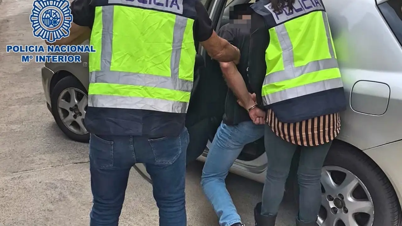 Polic&iacute;a Nacional detencion