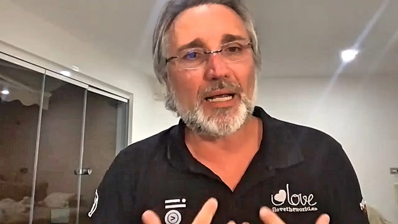 Alfonso Escalero, durante la entrevista telem&aacute;tica con La Palma Opina(1)