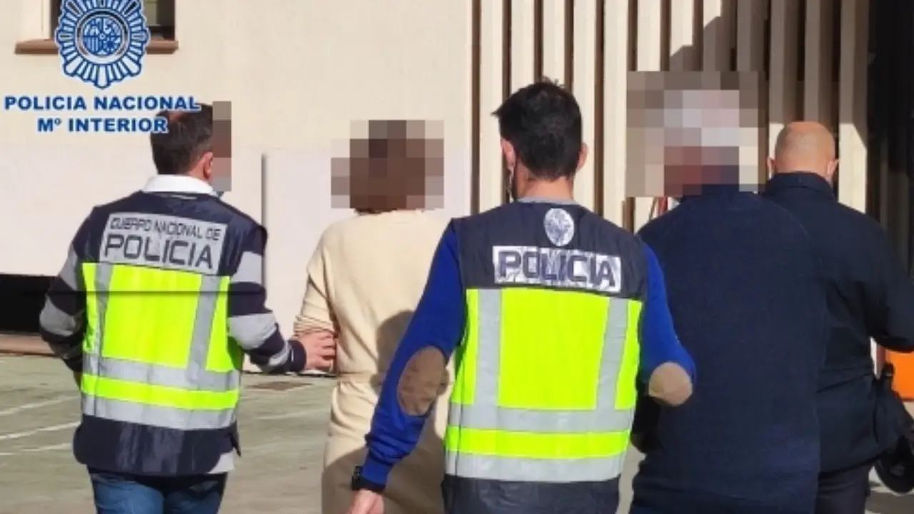 Polic&iacute;a Foto 2-49(1)