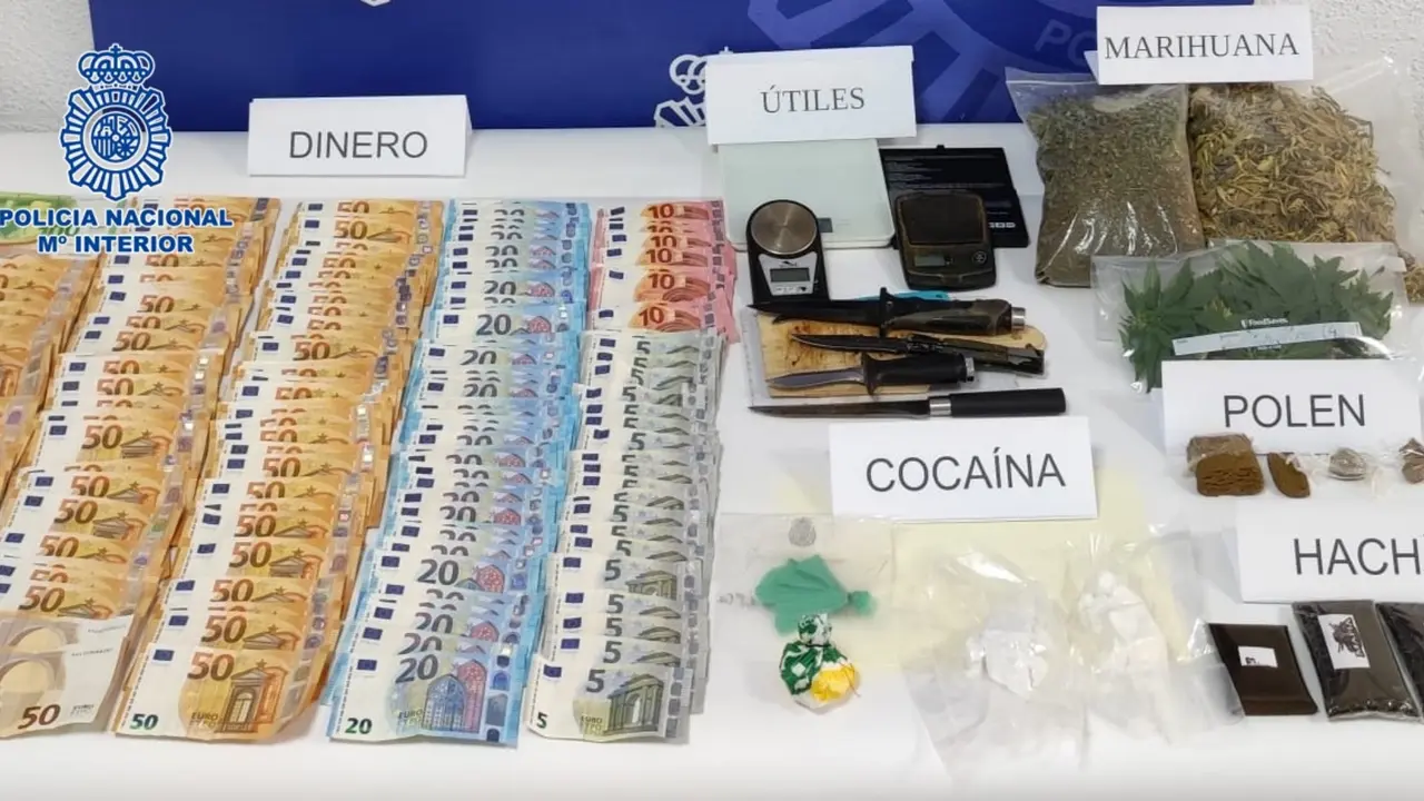Polic&iacute;a Nacional Drogas dinero