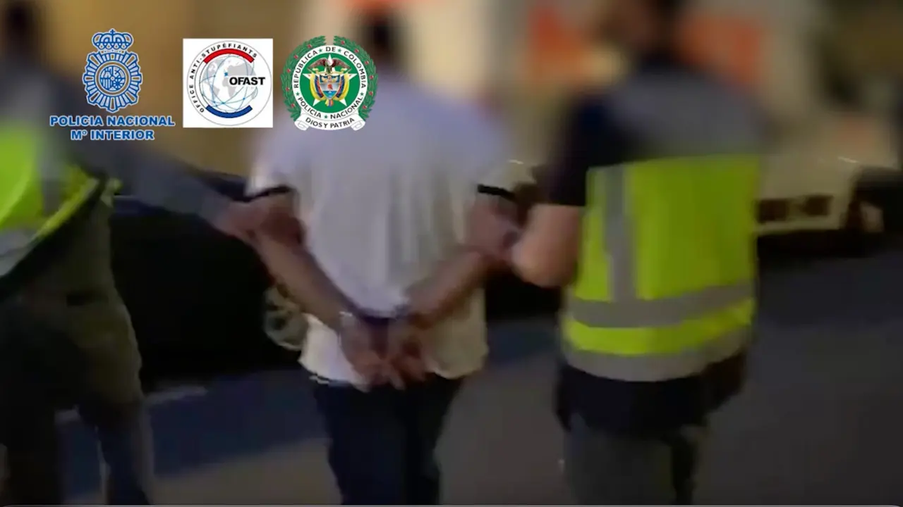 Polic&iacute;a coca azucar