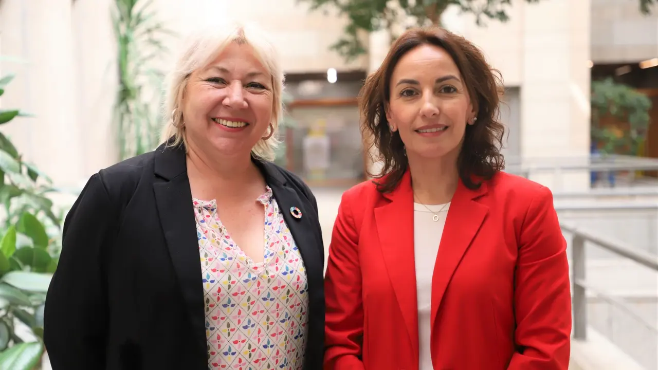 Las senadoras Ana Villar y Olivia DelgadoJPG(1)