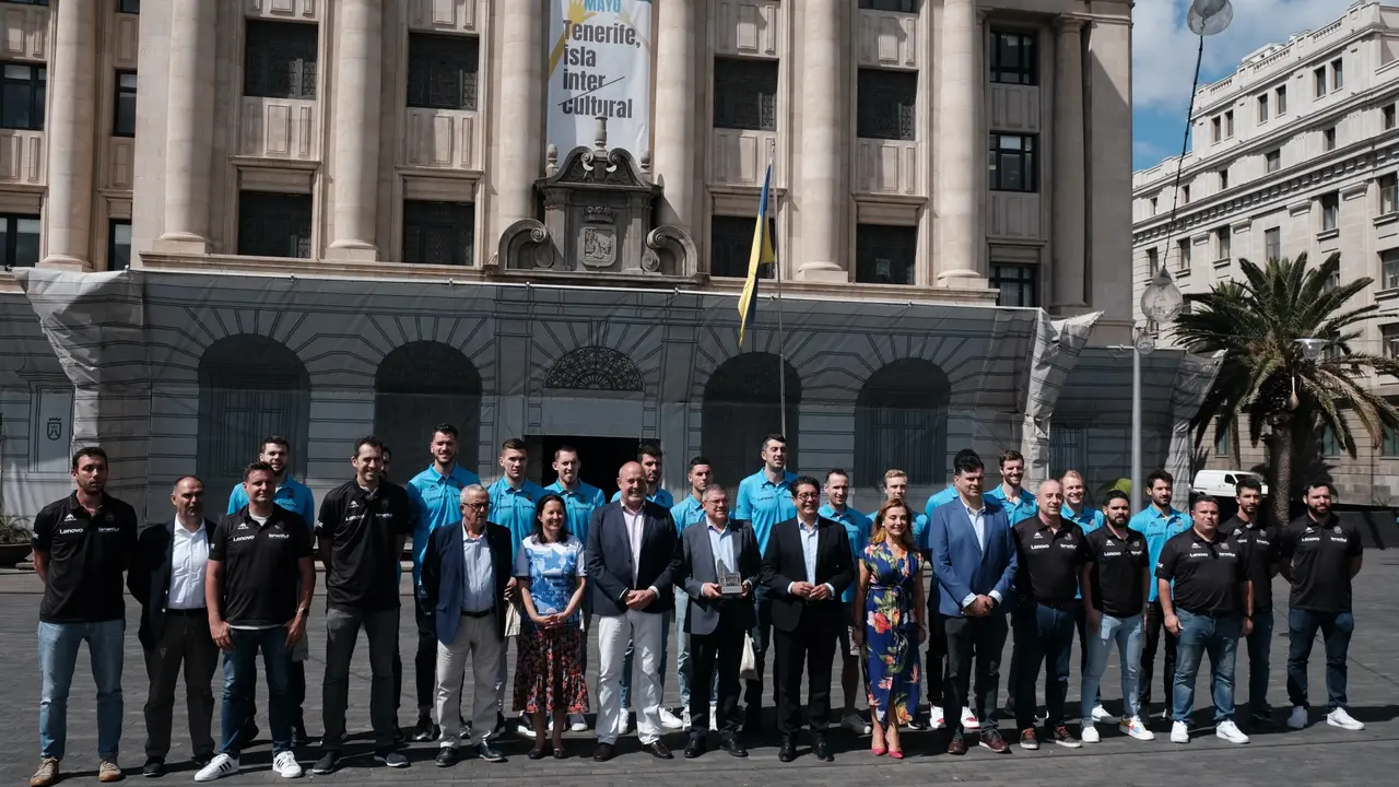 20220602_presidente_arriaga_berta_concepci&oacute;n_&aacute;ngel_p&eacute;rez_recepci&oacute;n_lenovo (7)